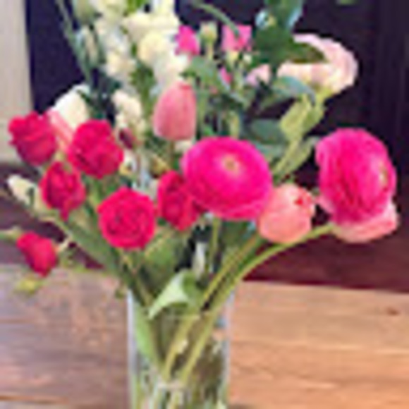 Meet your Posher, Alison - Picture 1 of 1